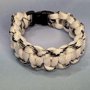 Unisex Adult Paracord Hiking Bracelet